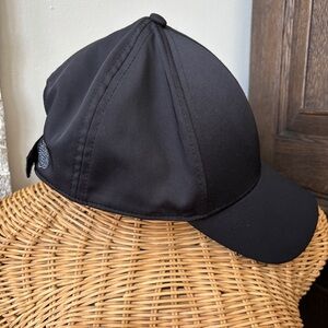 Aritzia Babaton Premier Baseball Hat, Black Adjustable One Size